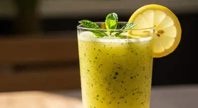 Suco Natural de Limão com Hortelã